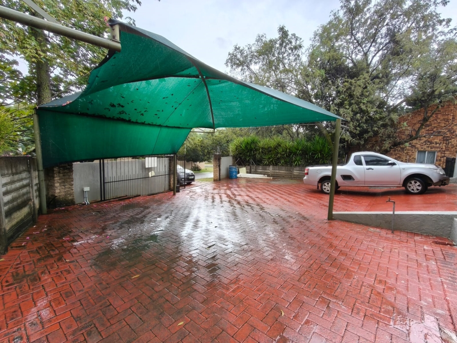 4 Bedroom Property for Sale in Safari Gardens North West